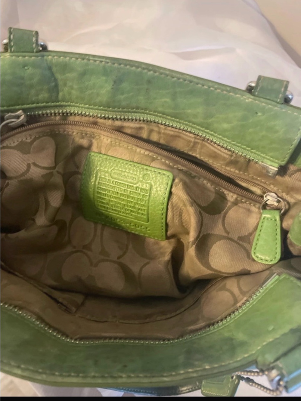 Vintage rare Coach Green Leather Tote Bag with Tassel Charm - Picture 5 of 8